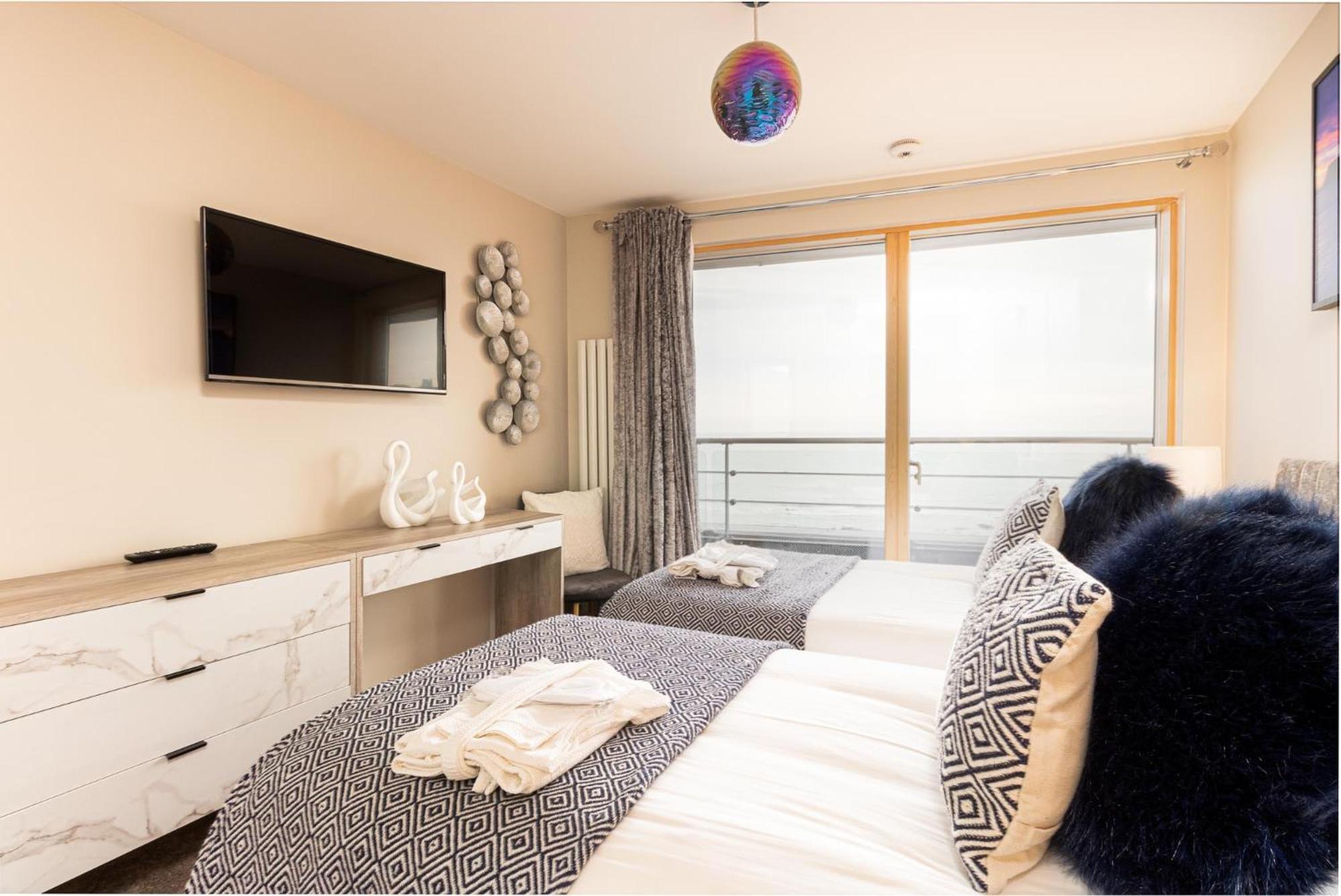 Apartment The Sands Sea Front
