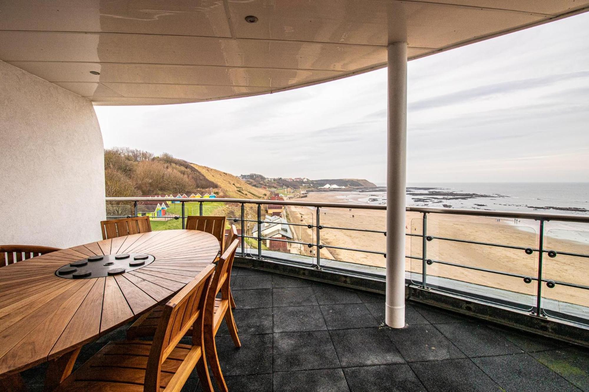 Apartment The Sands Sea Front Scarborough